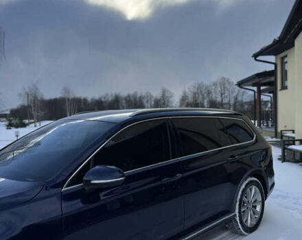 Синий Фольксваген Пассат, объемом двигателя 2 л и пробегом 255 тыс. км за 16400 $, фото 4 на Automoto.ua