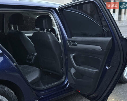 Синій Фольксваген Пассат, об'ємом двигуна 2 л та пробігом 294 тис. км за 15200 $, фото 33 на Automoto.ua