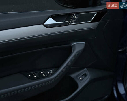 Синій Фольксваген Пассат, об'ємом двигуна 2 л та пробігом 294 тис. км за 15200 $, фото 30 на Automoto.ua