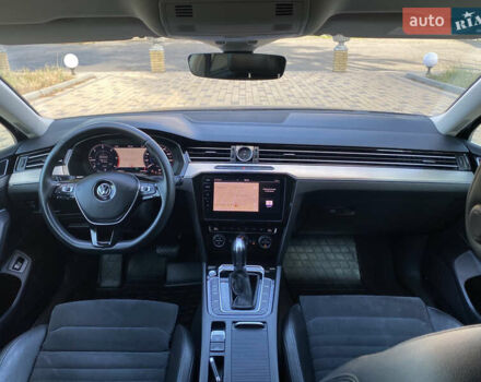 Синий Фольксваген Пассат, объемом двигателя 2 л и пробегом 300 тыс. км за 16900 $, фото 28 на Automoto.ua