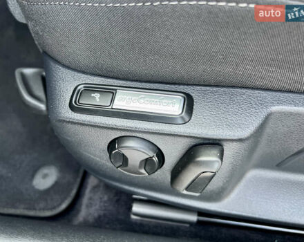 Синий Фольксваген Пассат, объемом двигателя 1.97 л и пробегом 287 тыс. км за 15950 $, фото 16 на Automoto.ua