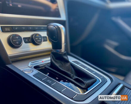 Синій Фольксваген Пассат, об'ємом двигуна 2 л та пробігом 231 тис. км за 17700 $, фото 16 на Automoto.ua