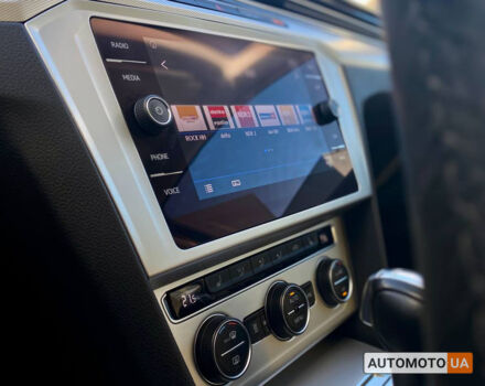 Синій Фольксваген Пассат, об'ємом двигуна 2 л та пробігом 231 тис. км за 17700 $, фото 15 на Automoto.ua