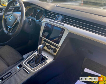 Синій Фольксваген Пассат, об'ємом двигуна 2 л та пробігом 231 тис. км за 17700 $, фото 18 на Automoto.ua