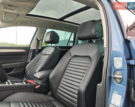 Фольксваген Пассат 2018 в Луцке на Automoto.ua Синий Фольксваген Пассат, объемом двигателя 2 л и пробегом 127 тыс. км за 24999 $, фото 22 на Automoto.ua