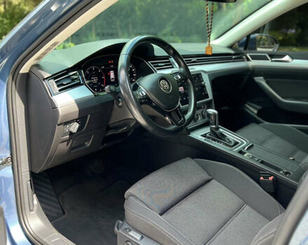 Синий Фольксваген Пассат, объемом двигателя 1.97 л и пробегом 287 тыс. км за 15950 $, фото 33 на Automoto.ua