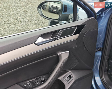 Фольксваген Пассат 2018 в Луцке на Automoto.ua Синий Фольксваген Пассат, объемом двигателя 2 л и пробегом 127 тыс. км за 24999 $, фото 20 на Automoto.ua