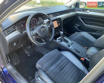 Синий Фольксваген Пассат, объемом двигателя 2 л и пробегом 300 тыс. км за 16900 $, фото 17 на Automoto.ua