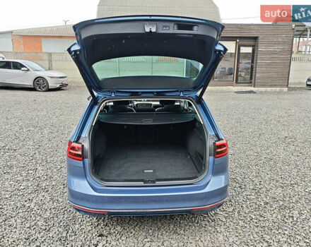 Фольксваген Пассат 2018 в Луцке на Automoto.ua Синий Фольксваген Пассат, объемом двигателя 2 л и пробегом 127 тыс. км за 24999 $, фото 52 на Automoto.ua