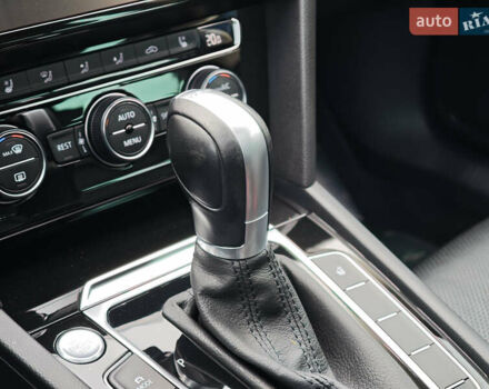 Фольксваген Пассат 2018 в Луцке на Automoto.ua Синий Фольксваген Пассат, объемом двигателя 2 л и пробегом 127 тыс. км за 24999 $, фото 43 на Automoto.ua