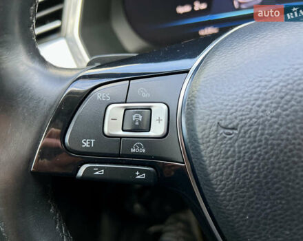 Синий Фольксваген Пассат, объемом двигателя 1.97 л и пробегом 287 тыс. км за 15950 $, фото 13 на Automoto.ua