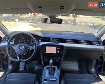 Синий Фольксваген Пассат, объемом двигателя 2 л и пробегом 300 тыс. км за 16900 $, фото 27 на Automoto.ua