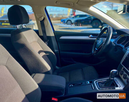 Синій Фольксваген Пассат, об'ємом двигуна 2 л та пробігом 231 тис. км за 17700 $, фото 19 на Automoto.ua