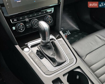 Фольксваген Пассат 2018 в Луцке на Automoto.ua Синий Фольксваген Пассат, объемом двигателя 2 л и пробегом 127 тыс. км за 24999 $, фото 44 на Automoto.ua