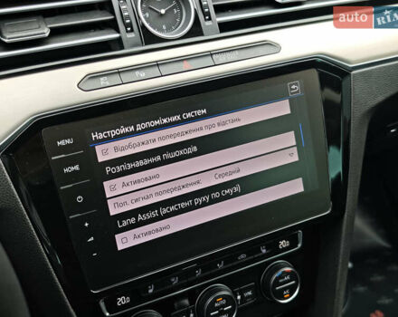 Фольксваген Пассат 2018 в Луцке на Automoto.ua Синий Фольксваген Пассат, объемом двигателя 2 л и пробегом 127 тыс. км за 24999 $, фото 33 на Automoto.ua