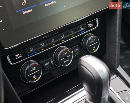 Фольксваген Пассат 2018 в Луцке на Automoto.ua Синий Фольксваген Пассат, объемом двигателя 2 л и пробегом 127 тыс. км за 24999 $, фото 42 на Automoto.ua