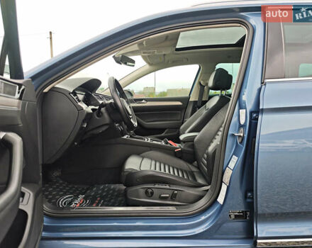 Фольксваген Пассат 2018 в Луцке на Automoto.ua Синий Фольксваген Пассат, объемом двигателя 2 л и пробегом 127 тыс. км за 24999 $, фото 21 на Automoto.ua