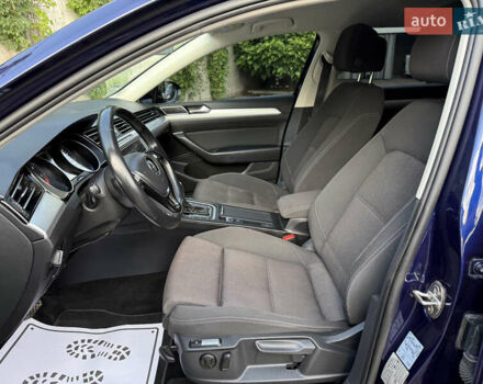 Синий Фольксваген Пассат, объемом двигателя 2 л и пробегом 222 тыс. км за 16999 $, фото 24 на Automoto.ua