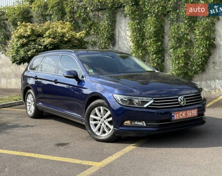 Синий Фольксваген Пассат, объемом двигателя 2 л и пробегом 222 тыс. км за 16999 $, фото 1 на Automoto.ua