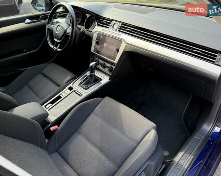 Синий Фольксваген Пассат, объемом двигателя 2 л и пробегом 222 тыс. км за 16999 $, фото 43 на Automoto.ua