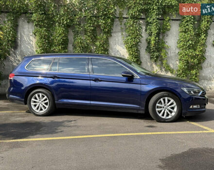 Синий Фольксваген Пассат, объемом двигателя 2 л и пробегом 222 тыс. км за 16999 $, фото 5 на Automoto.ua