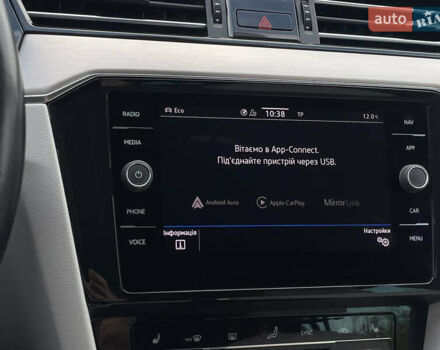 Синий Фольксваген Пассат, объемом двигателя 2 л и пробегом 154 тыс. км за 28439 $, фото 55 на Automoto.ua