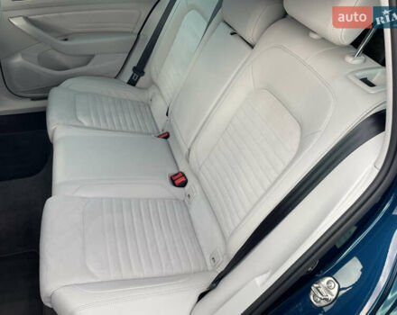 Синий Фольксваген Пассат, объемом двигателя 2 л и пробегом 154 тыс. км за 28439 $, фото 30 на Automoto.ua