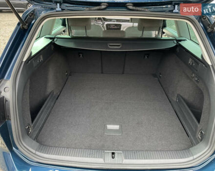 Синий Фольксваген Пассат, объемом двигателя 2 л и пробегом 154 тыс. км за 28439 $, фото 34 на Automoto.ua