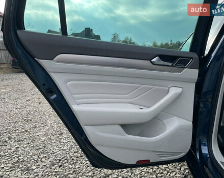 Синий Фольксваген Пассат, объемом двигателя 2 л и пробегом 154 тыс. км за 28439 $, фото 32 на Automoto.ua