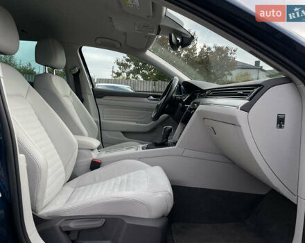 Синий Фольксваген Пассат, объемом двигателя 2 л и пробегом 154 тыс. км за 28439 $, фото 39 на Automoto.ua