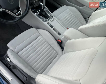 Синий Фольксваген Пассат, объемом двигателя 2 л и пробегом 154 тыс. км за 28439 $, фото 25 на Automoto.ua