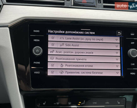 Синий Фольксваген Пассат, объемом двигателя 2 л и пробегом 154 тыс. км за 28439 $, фото 62 на Automoto.ua