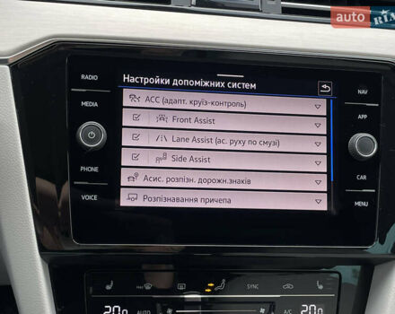 Синий Фольксваген Пассат, объемом двигателя 2 л и пробегом 154 тыс. км за 28439 $, фото 61 на Automoto.ua