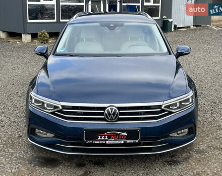 Синий Фольксваген Пассат, объемом двигателя 2 л и пробегом 154 тыс. км за 28439 $, фото 2 на Automoto.ua