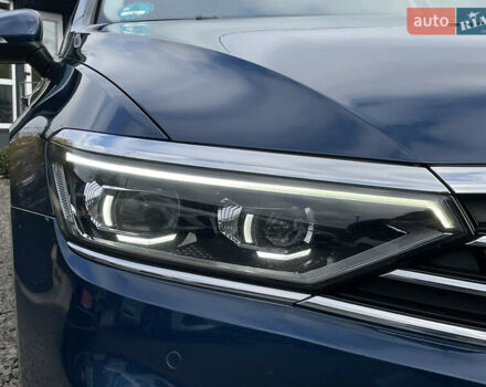 Синий Фольксваген Пассат, объемом двигателя 2 л и пробегом 154 тыс. км за 28439 $, фото 13 на Automoto.ua