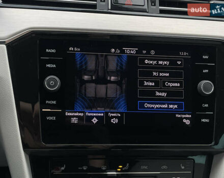 Синий Фольксваген Пассат, объемом двигателя 2 л и пробегом 154 тыс. км за 28439 $, фото 63 на Automoto.ua