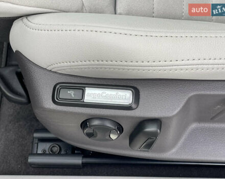 Синий Фольксваген Пассат, объемом двигателя 2 л и пробегом 154 тыс. км за 28439 $, фото 26 на Automoto.ua