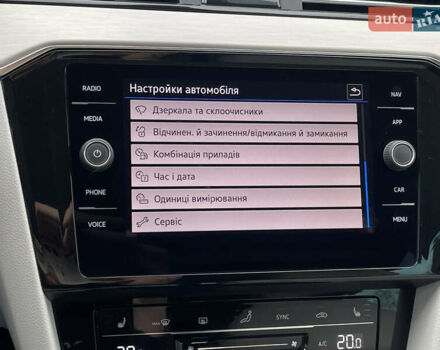 Синий Фольксваген Пассат, объемом двигателя 2 л и пробегом 154 тыс. км за 28439 $, фото 58 на Automoto.ua