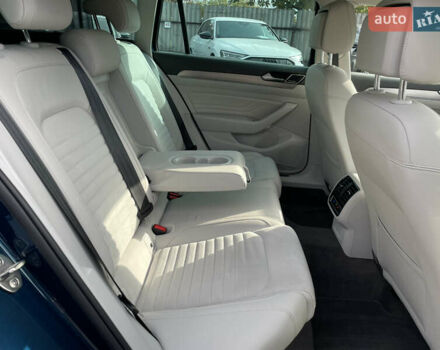 Синий Фольксваген Пассат, объемом двигателя 2 л и пробегом 154 тыс. км за 28439 $, фото 36 на Automoto.ua