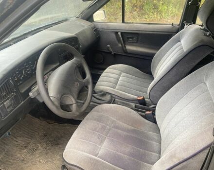 Синій Фольксваген Пассат, об'ємом двигуна 1.8 л та пробігом 320 тис. км за 800 $, фото 4 на Automoto.ua