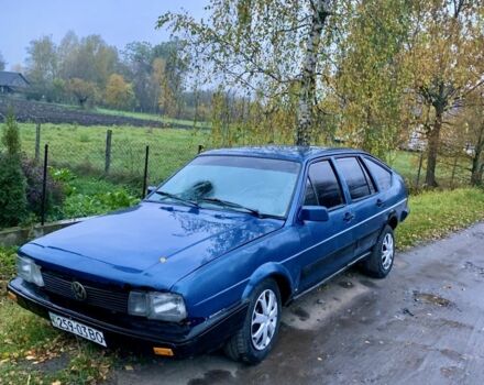 Синий Фольксваген Пассат, объемом двигателя 1.8 л и пробегом 220 тыс. км за 830 $, фото 1 на Automoto.ua