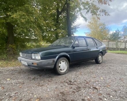 Синий Фольксваген Пассат, объемом двигателя 1.8 л и пробегом 320 тыс. км за 800 $, фото 1 на Automoto.ua