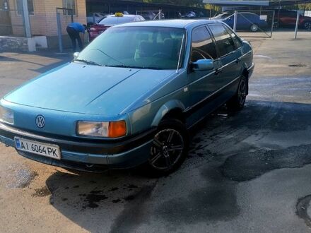 Фольксваген Пассат 1988 в Белой Церкве на Automoto.ua Синий Фольксваген Пассат, объемом двигателя 1.8 л и пробегом 372 тыс. км за 2200 $, фото 1 на Automoto.ua