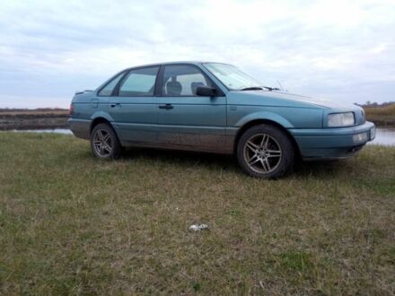 Синий Фольксваген Пассат, объемом двигателя 1.8 л и пробегом 600 тыс. км за 1500 $, фото 1 на Automoto.ua