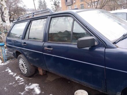 Фольксваген Пассат 1988 в Черновцах на Automoto.ua Синий Фольксваген Пассат, объемом двигателя 1.6 л и пробегом 300 тыс. км за 581 $, фото 1 на Automoto.ua