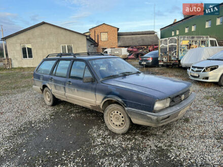 Синий Фольксваген Пассат, объемом двигателя 1.8 л и пробегом 400 тыс. км за 600 $, фото 1 на Automoto.ua