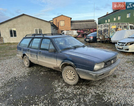 Синий Фольксваген Пассат, объемом двигателя 1.8 л и пробегом 400 тыс. км за 600 $, фото 1 на Automoto.ua