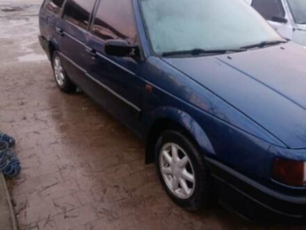 Синий Фольксваген Пассат, объемом двигателя 1.8 л и пробегом 420 тыс. км за 1500 $, фото 1 на Automoto.ua