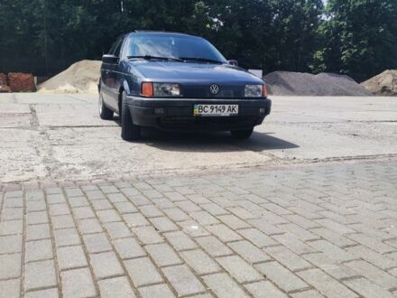 Фольксваген Пассат 1989 в Черкассах на Automoto.ua Синий Фольксваген Пассат, объемом двигателя 1.8 л и пробегом 310 тыс. км за 1800 $, фото 1 на Automoto.ua