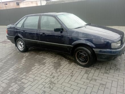 Синий Фольксваген Пассат, объемом двигателя 1.6 л и пробегом 387 тыс. км за 1300 $, фото 1 на Automoto.ua